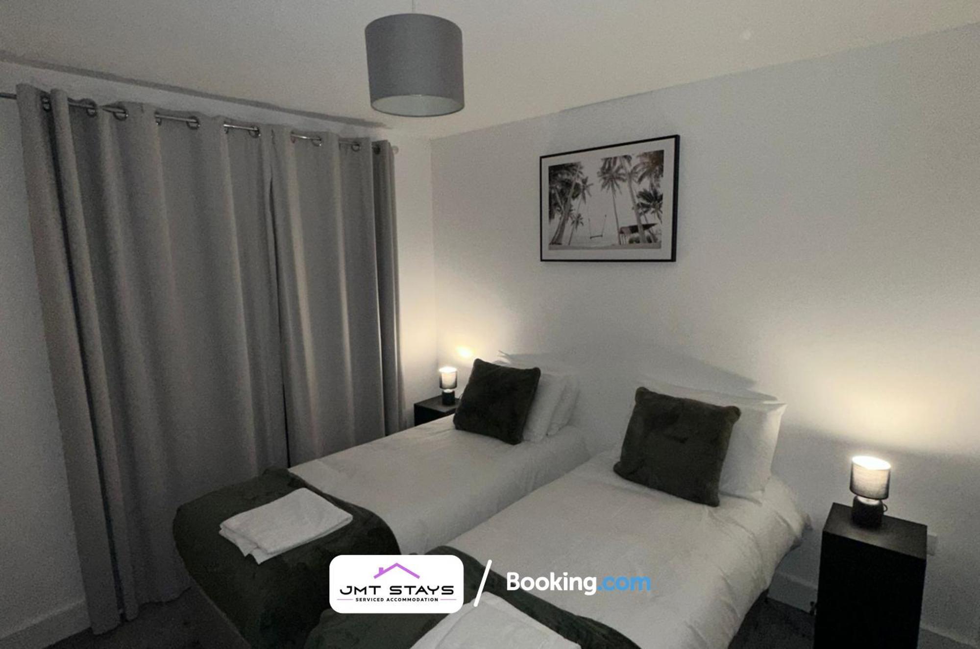 Exclusive Deal For Extended Stays By Jmt Stays L Swansea Short Lets And Serviced L With Garden Sketty Dış mekan fotoğraf