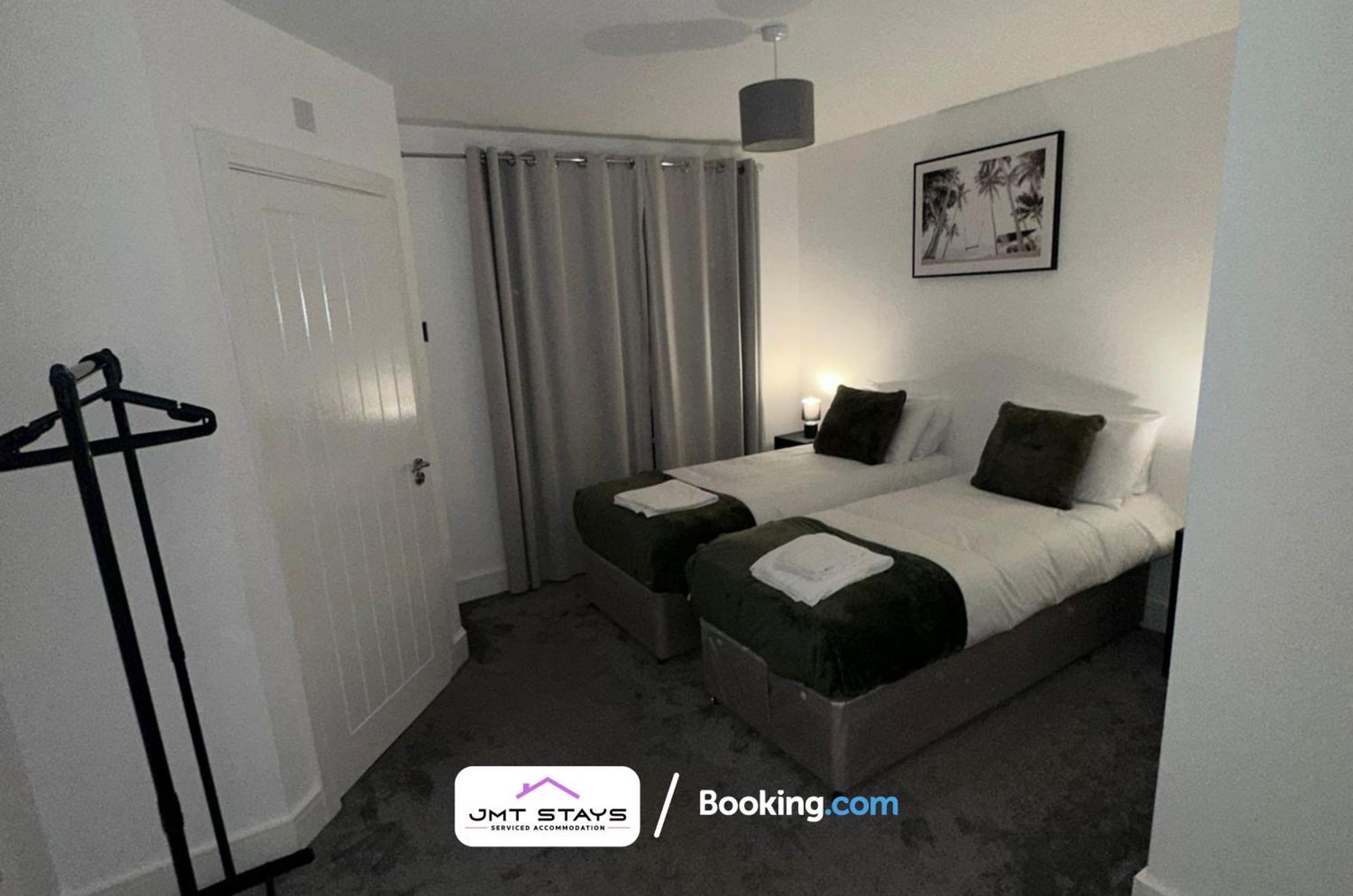 Exclusive Deal For Extended Stays By Jmt Stays L Swansea Short Lets And Serviced L With Garden Sketty Dış mekan fotoğraf